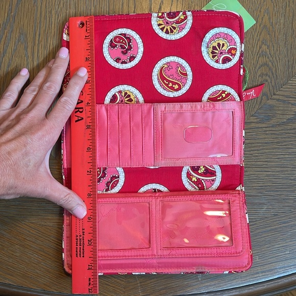 Vera Bradley Gallery Wallet - Picture 4 of 6